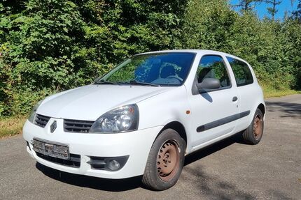 Renault Clio 142.900 km 2.350 € Hamburg 22143