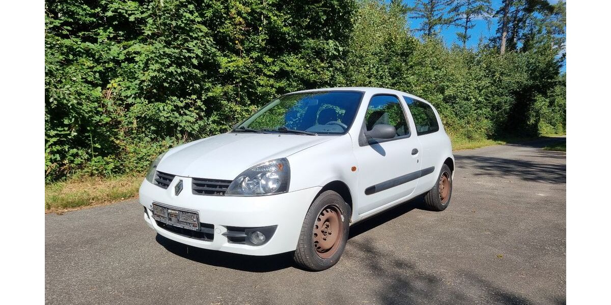 Renault Clio 142.900 km 2.350 € Hamburg 22143