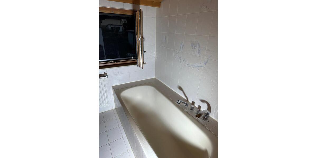 Dachgeschoßwohnung Salzweg - 3.5 Zimmer, 104 m&sup2;, 900&euro; | Angebot:26408502