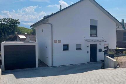 Haus Schliengen - 4 Zimmer, 106 m&sup2;, 749.000&euro; | Angebot:27097351