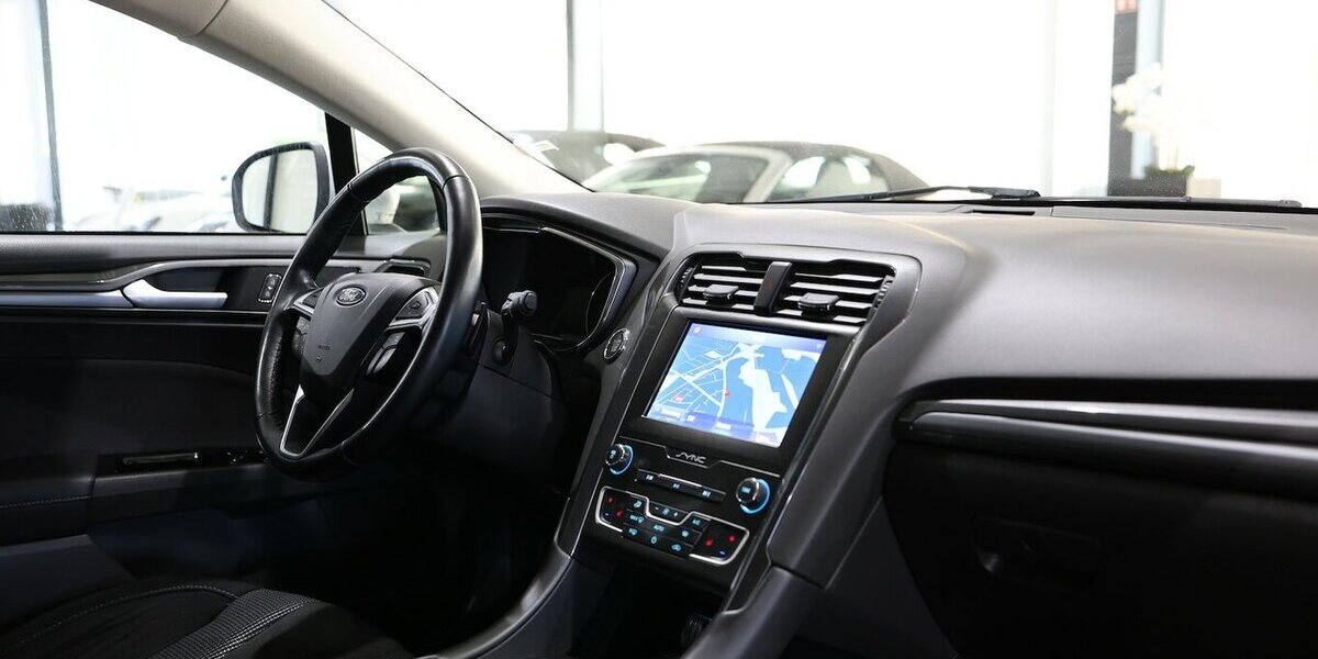 Ford Mondeo TUNIER 2.0 ECOBLUE TITANIUM / LED / AHK 145.000 km 17.991 &euro; Hamm 59077