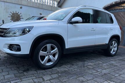 VW Tiguan 219.212 km 8.990 &euro; Neukirchen-Vluyn 47506