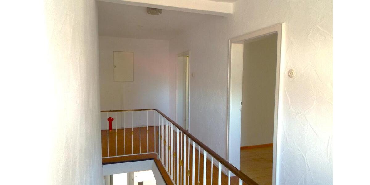 Einfamilienhaus Hermersberg - 7 Zimmer, 174 m&sup2;, 220.000&euro; | Angebot:27209578