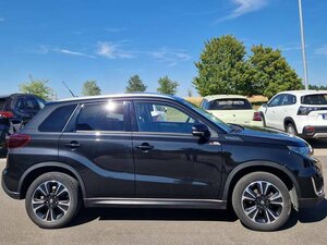 Suzuki Vitara 1.4 Boosterjet Hybrid Comfort + SHINKAI 53.235 km 19.450 &euro; Obrigheim-Asbach 74847