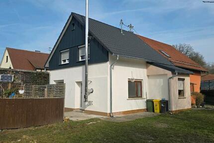 Haus Marktrodach - 3 Zimmer, 80 m&sup2;, 1.150&euro; | Angebot:26121503