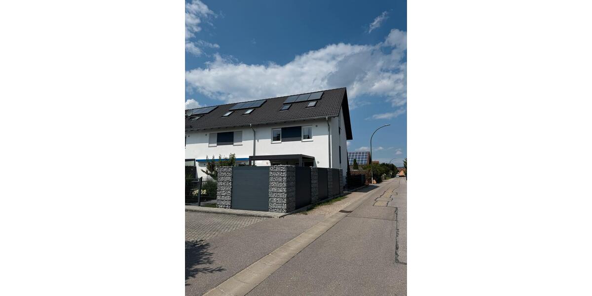 Reihenhaus Neutraubling - 5 Zimmer, 114 m&sup2;, 690.000&euro; | Angebot:27109009
