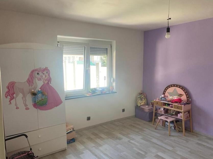 Einfamilienhaus mit zwei EinliegerWohnungen zu Verkaufen