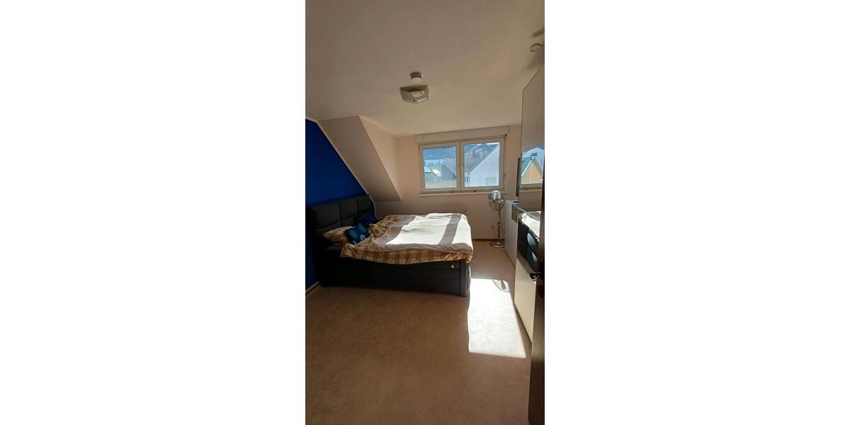 Dachgeschoßwohnung Bettenfeld - 3 Zimmer, 100 m&sup2;, 490&euro; | Angebot:26384581