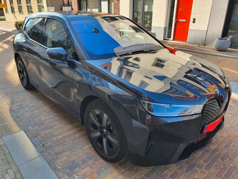 BMW iX 8.200 km 60.900 € Pulheim 50259