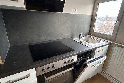 Wohnung Bielefeld Brake - 3 Zimmer, 18 m&sup2;, 295&euro; | Angebot:25411020