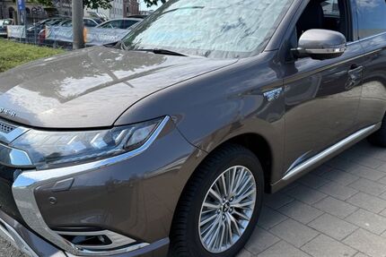 Mitsubishi Plug-in Hybrid Outlander 67.500 km 19.950 &euro; Fürth 90763
