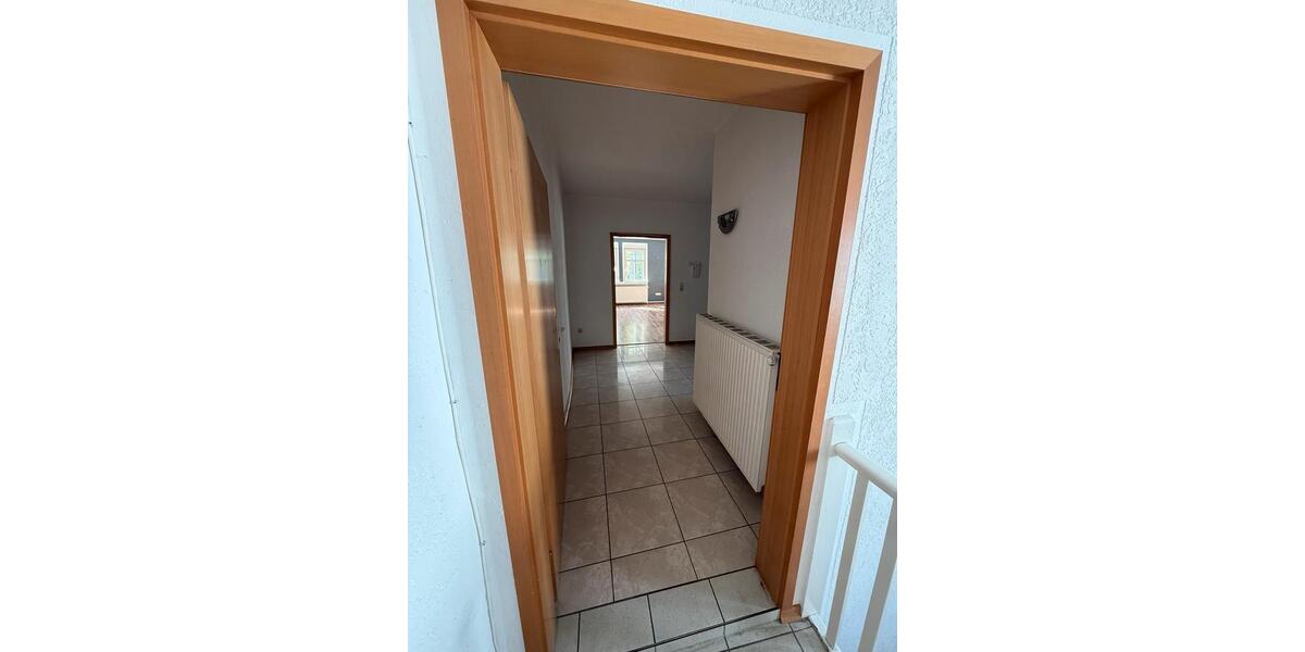 Etagenwohnung Pritzwalk - 6 Zimmer, 160 m&sup2;, 1.200&euro; | Angebot:26412835