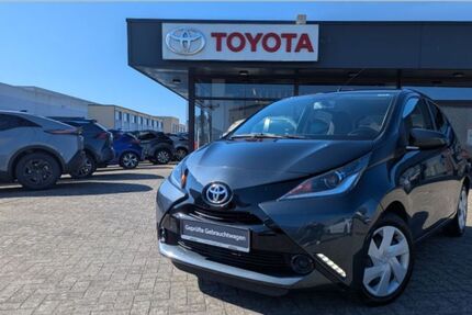 Toyota Aygo (X) 59.365 km 9.890 &euro; Sulingen 27232