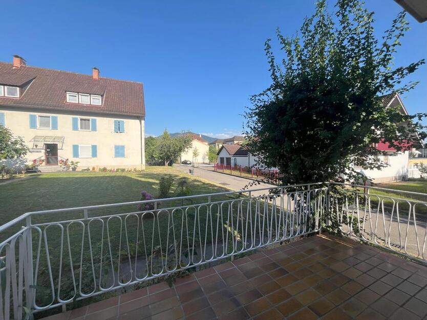 Sanierte AltbauWohnung in City-Lage mit Garten & Ost-Balkon mit B