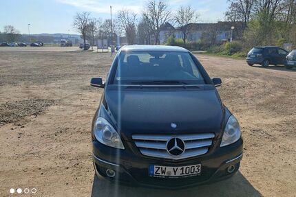 Mercedes B 180