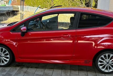 Ford Fiesta 128.300 km 9.690 &euro; Velden 84149