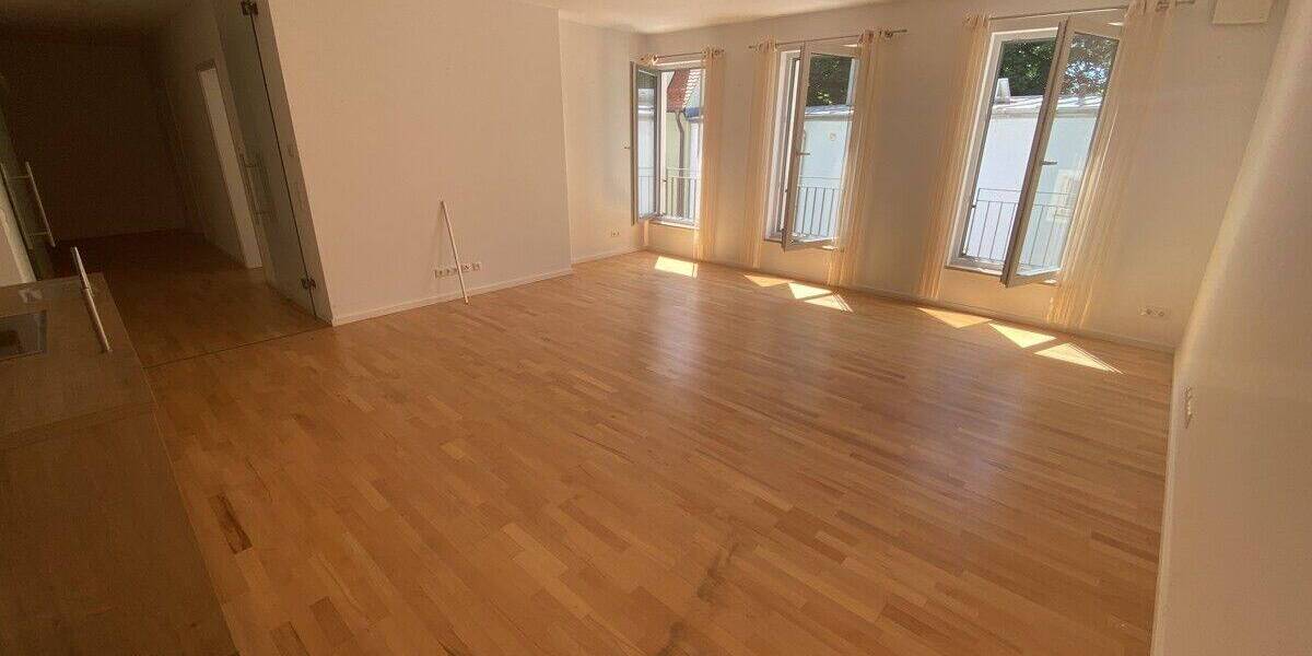 Etagenwohnung Schrobenhausen - 3 Zimmer, 88 m&sup2;, 1.050&euro; | Angebot:26918144