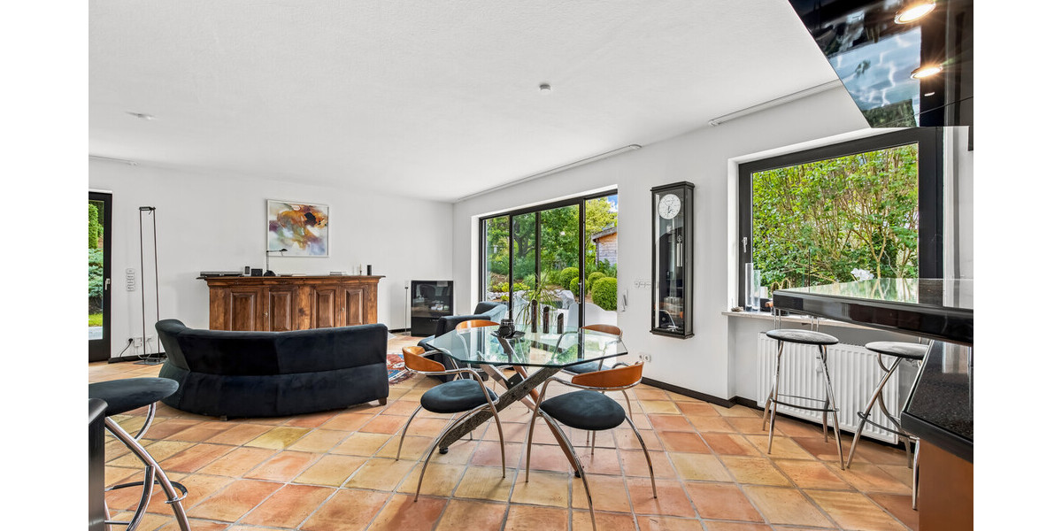 Repräsentatives Mehrgenerationenhaus auf ca. 851 m² Grundstück - Mehrfamilienhaus, Wohnhaus Otterfing | Angebot:27016904