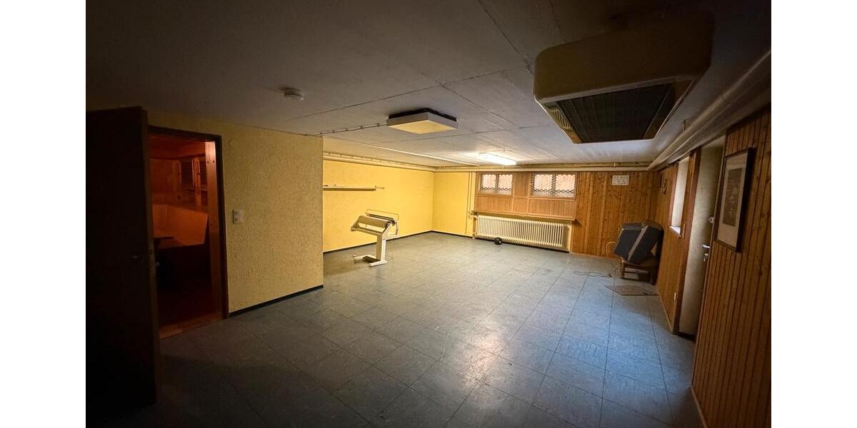 Erdgeschoßwohnung Fürth Eigenes Heim - 5 Zimmer, 250 m&sup2;, 1.700&euro; | Angebot:25126681