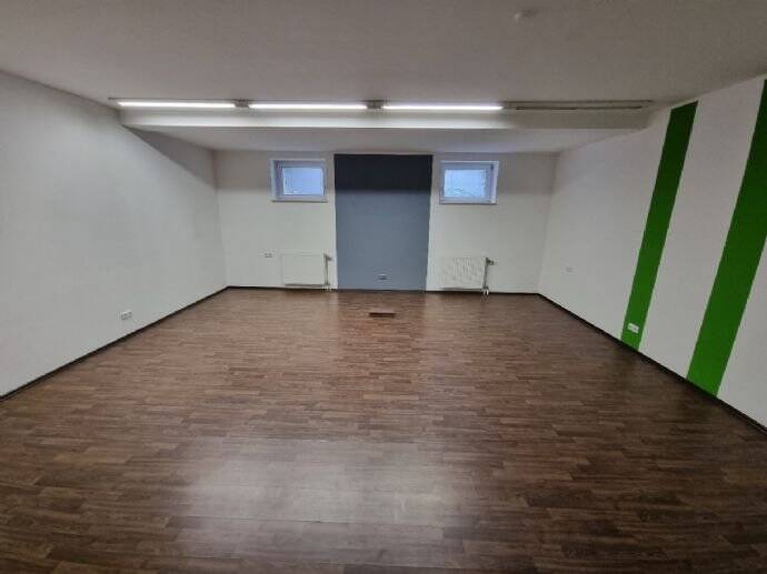 Ladenlokal - eingelaufener Standort - jetzt mieten! Direkt an der B96 zimmer