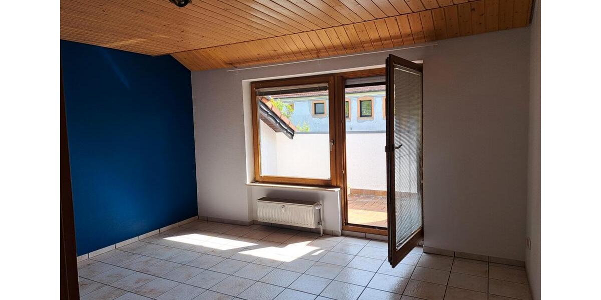 Dachgeschoßwohnung Gersheim - 3 Zimmer, 110 m&sup2;, 760&euro; | Angebot:26037736