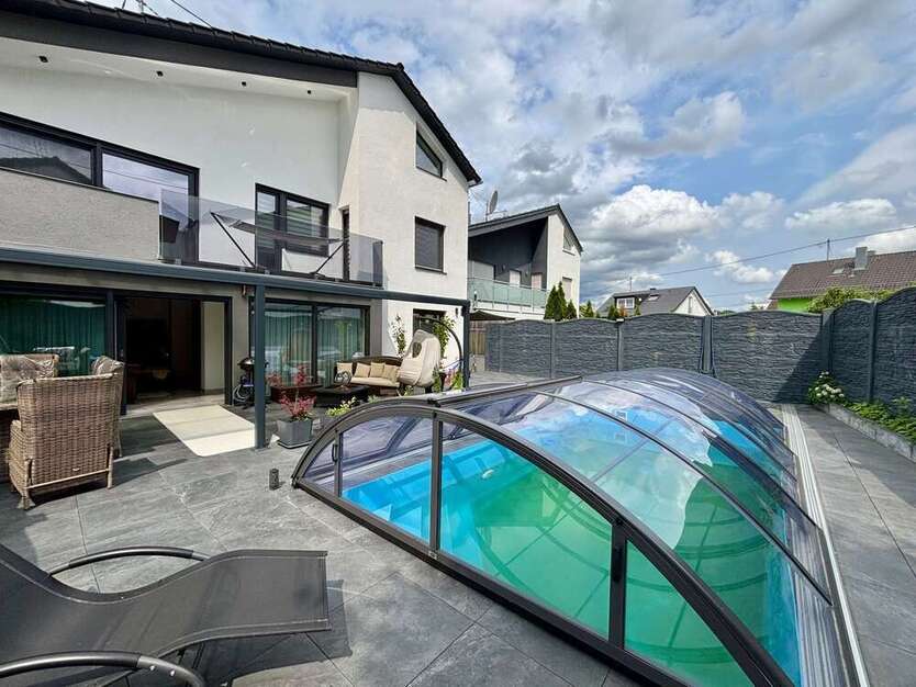Haus zum Mieten in Waiblingen 3.000 € 240 m²