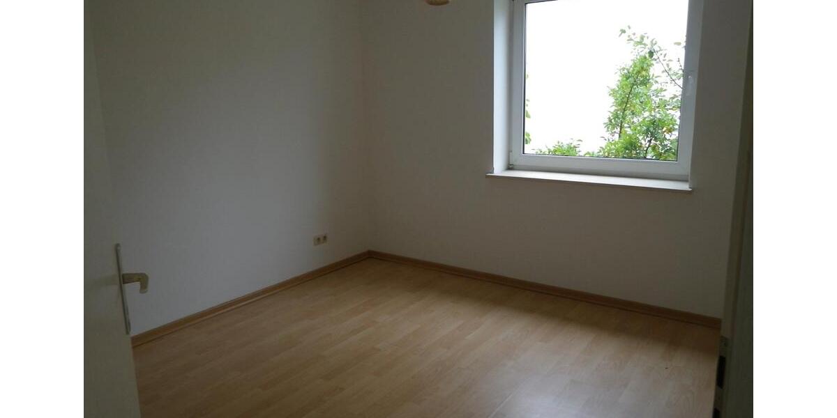 Etagenwohnung Neutraubling - 2 Zimmer, 45 m&sup2;, 590&euro; | Angebot:26447533