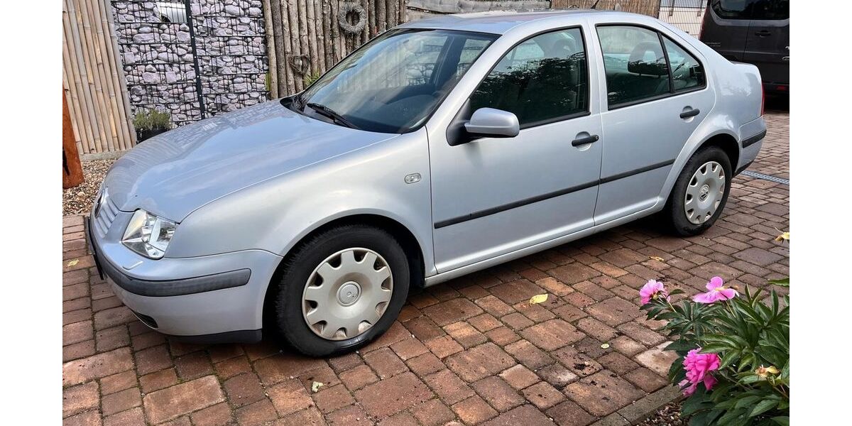 VW Bora 208.500 km 530 &euro; Cremlingen 38162
