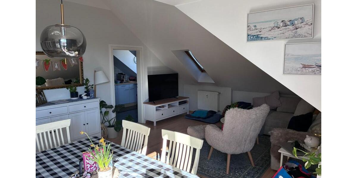 Dachgeschoßwohnung Regensburg Brandlberg - 4 Zimmer, 120 m&sup2;, 1.100&euro; | Angebot:25305035