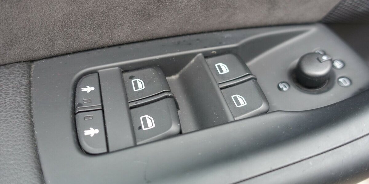 Audi Q3 2.0 TDI quattro Bi-Xenon Navi PDC S-Line 8x Alu 121.000 km 16.950 &euro; Neumarkt/OPf 92318