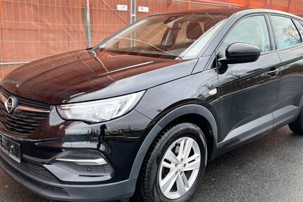 Opel Grandland (X) 86.000 km 11.999 € Berlin 12057
