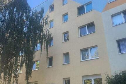 Zimmer Halle (Saale) Nördliche Neustadt - 3 Zimmer, 57 m&sup2;, 345&euro; | Angebot:26343851