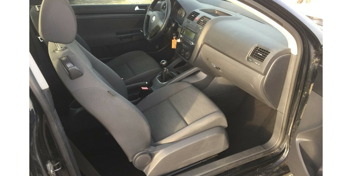 VW Golf Trendline, Klima,el.Fh. 2 Hd.,Tüv 03/28! 200.000 km 2.500 &euro; Himmelkron 95502