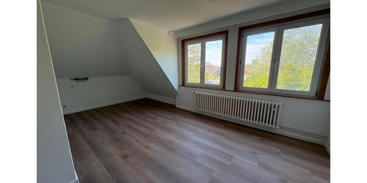Dachgeschoßwohnung Helpsen - 3.5 Zimmer, 75 m&sup2;, 600&euro; | Angebot:26384883