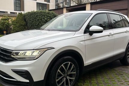 VW Tiguan 79.800 km 21.900 &euro; Wiesbaden 65201