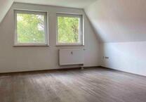 Bezugsfertige 3-Zimmer Wohnung in frisch modernisiertem Gebäude und neuem großen Balkon!