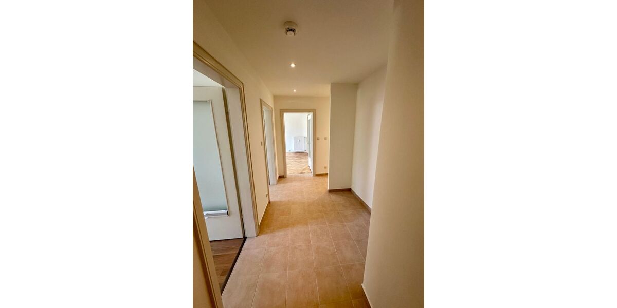 Provisionsfrei* 5-Zimmer-Wohnung in Wasserlage am Alsterlauf - Balkon, TG, 124 m², Alsterdorf - Etagenwohnung Hamburg Alsterdorf | Angebot:26935211