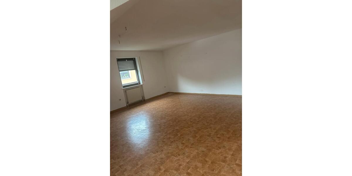 Dachgeschoßwohnung Losheim am See - 3 Zimmer, 100 m&sup2;, 800&euro; | Angebot:26582144