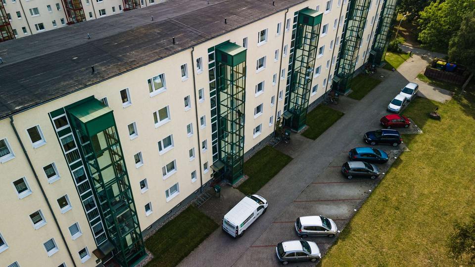 frisch sanierte 2,5raum Wohnung in einem Haus mit Aufzug bald verfügbar 2 zimmer