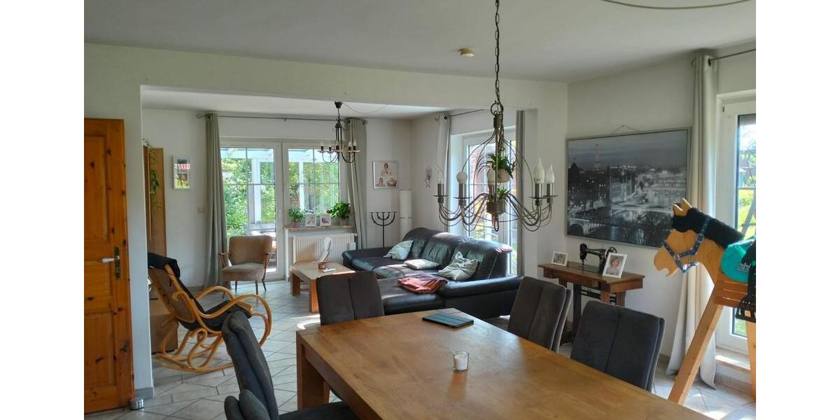 Einfamilienhaus Blomberg - 8 Zimmer, 180 m&sup2;, 380.000&euro; | Angebot:26985362