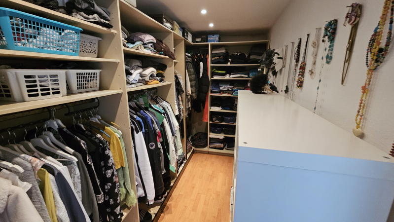 ObjNr:19463 - Vollsaniertes 3-Fam. Haus mit tollem Garten in ruhiger Lage in LU-Edigheim 13 zimmer