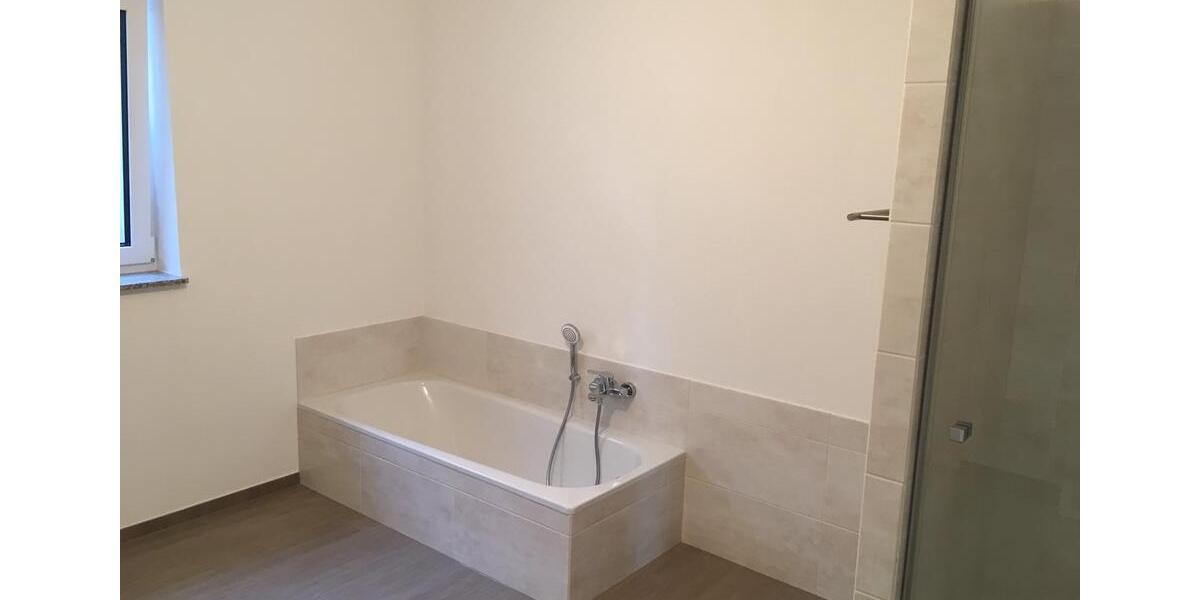 Erdgeschoßwohnung Hünfeld - 4 Zimmer, 99 m&sup2;, 890&euro; | Angebot:26325850