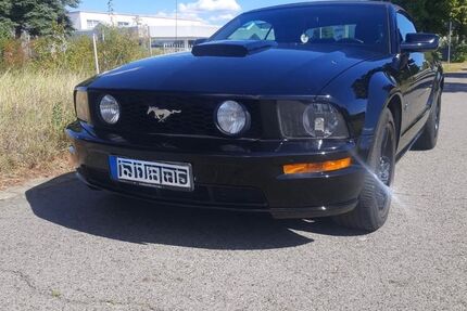 Ford Mustang 124.000 km 18.900 € Hoyerswerda 02977