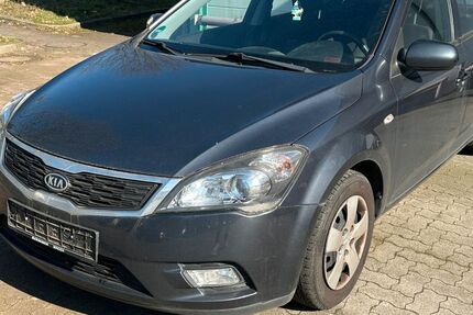 Kia ceed Sportswagon 184.000 km 2.500 &euro; Minden 32427