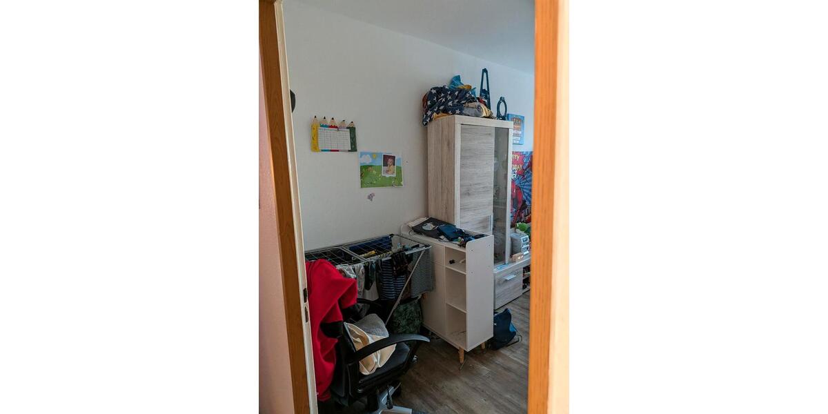 Etagenwohnung Eisenhüttenstadt - 4 Zimmer, 70 m&sup2;, 661&euro; | Angebot:26208801