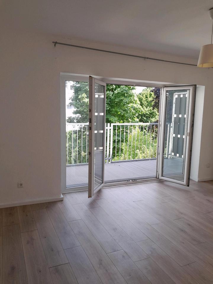 Helles Apartment, D.Dorf Sternstr. , Balkon, saniert