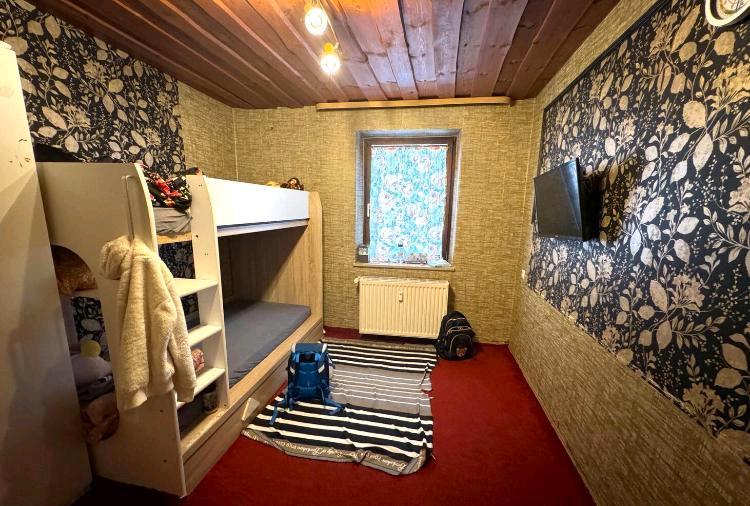 Etagenwohnung Schönwald - 6 Zimmer, 120 m&sup2;, 1.020&euro; | Angebot:26694036