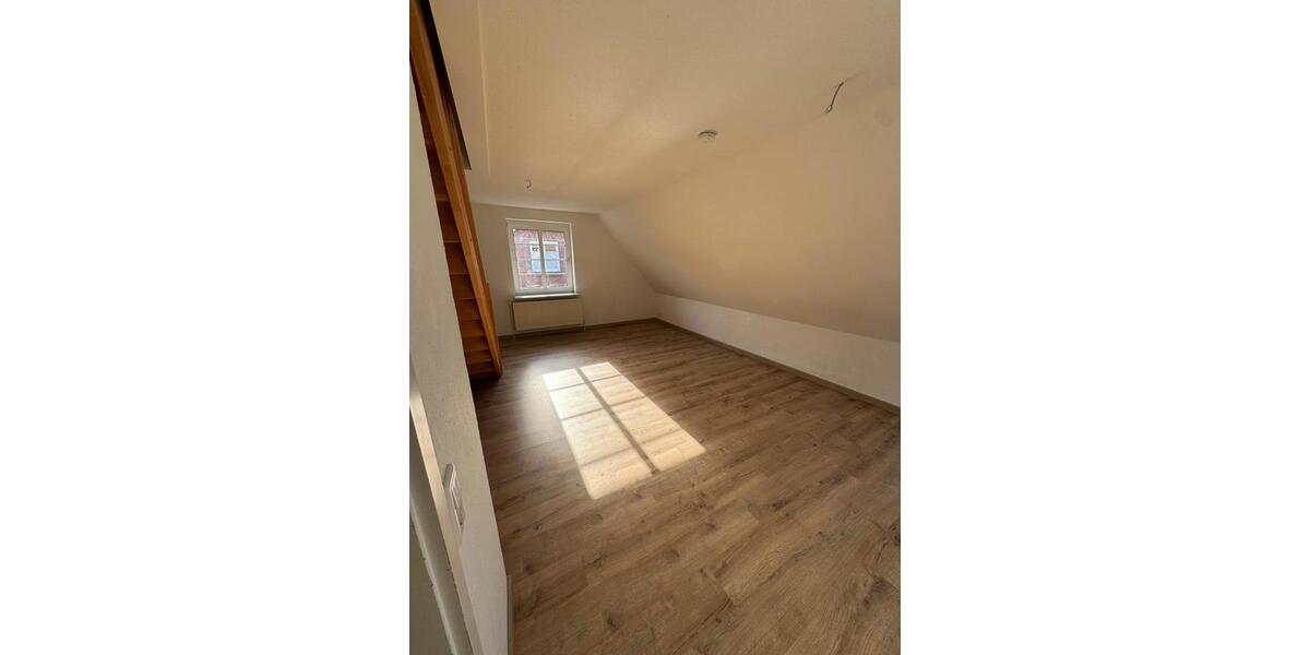 Etagenwohnung Klanxbüll - 3.5 Zimmer, 120 m&sup2;, 1.030&euro; | Angebot:26385976