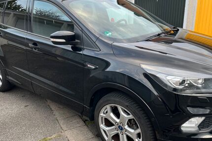 Ford Kuga 49.000 km 14.995 &euro; Lübeck 23566