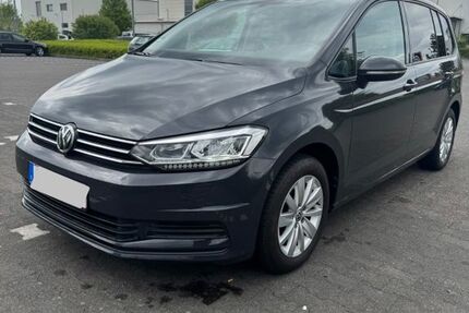 VW Touran 153.200 km 14.250 &euro; Aachen 52078
